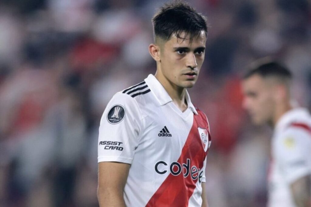 Pablo Solari con la camiseta de River Plate.