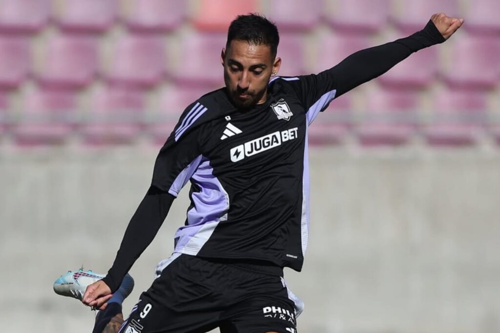 Javier Correa durante la pretemporada de Colo-Colo en La Serena.