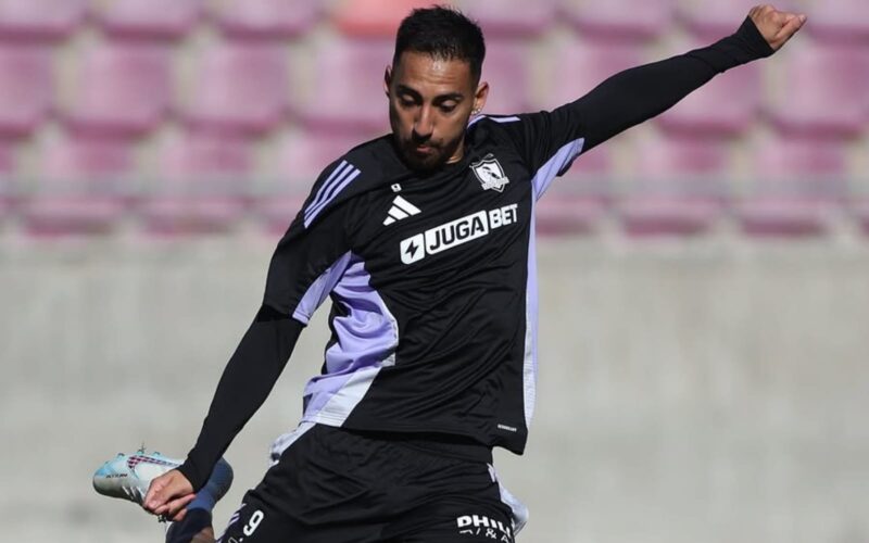 Javier Correa durante la pretemporada de Colo-Colo en La Serena.