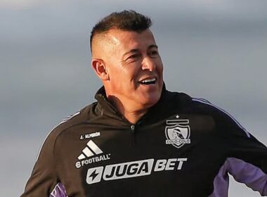 Jorge Almirón durante la pretemporada de Colo-Colo en La Serena.