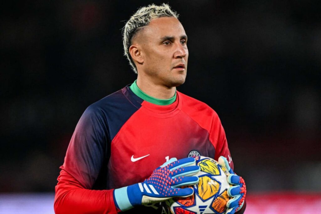 Keylor Navas con la camiseta del PSG.