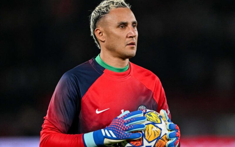 Keylor Navas con la camiseta del PSG.