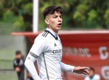 Martín Lucero con la camiseta de Colo-Colo.