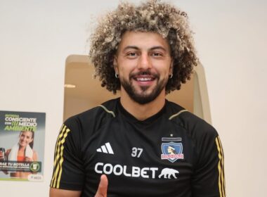 Maximiliano Falcón con la camiseta de Colo-Colo.