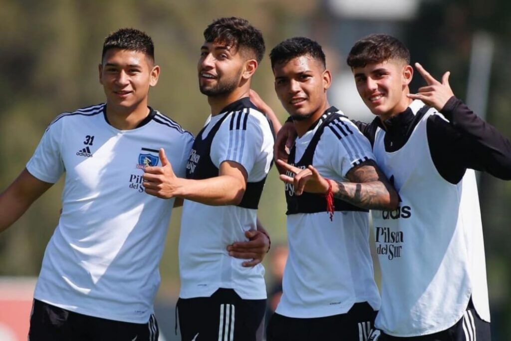 Nicolás Garrido, Jeyson Rojas, Daniel Gutiérrez y Bruno Gutiérrez durante un entrenamiento de Colo-Colo.