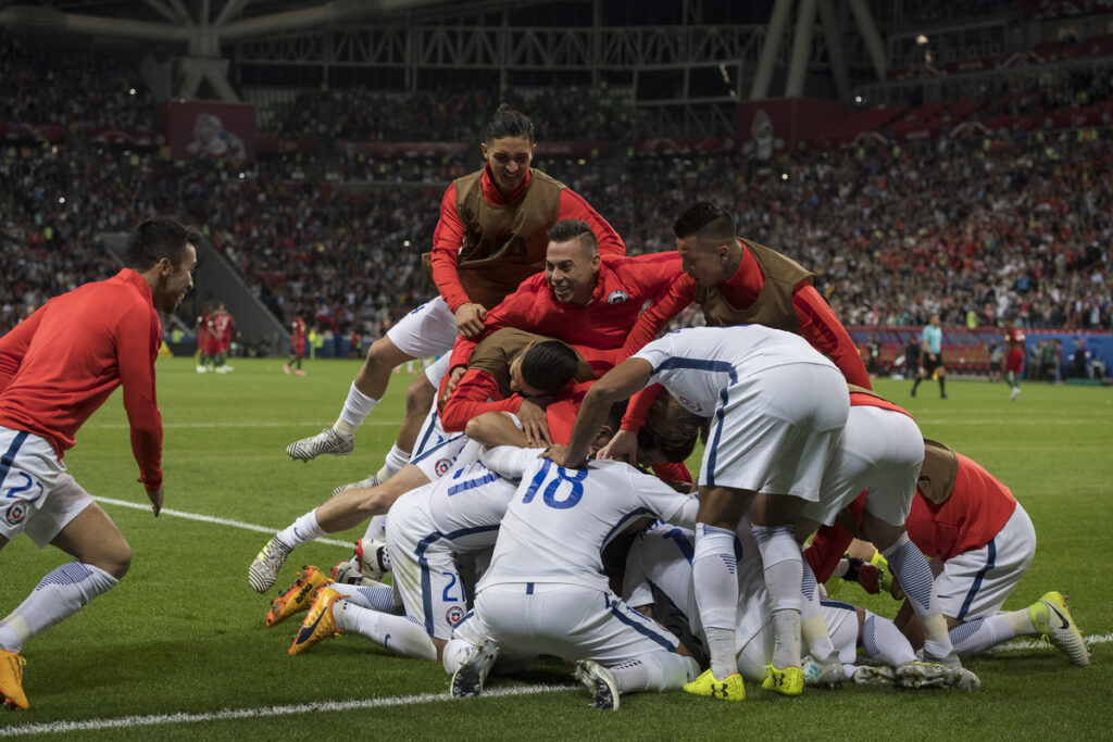 Jugadores de La Roja celebrando un gol frente a Portugal por la Copa Confederaciones.