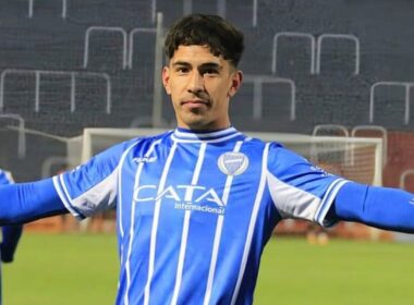 Salomón Rodríguez con la camiseta de Godoy Cruz.