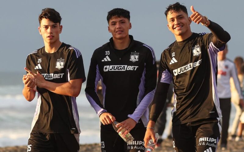 Santiago Tapia, Benjamín Morales y Eduardo Villanueva en la pretemporada de Colo-Colo en La Serena.