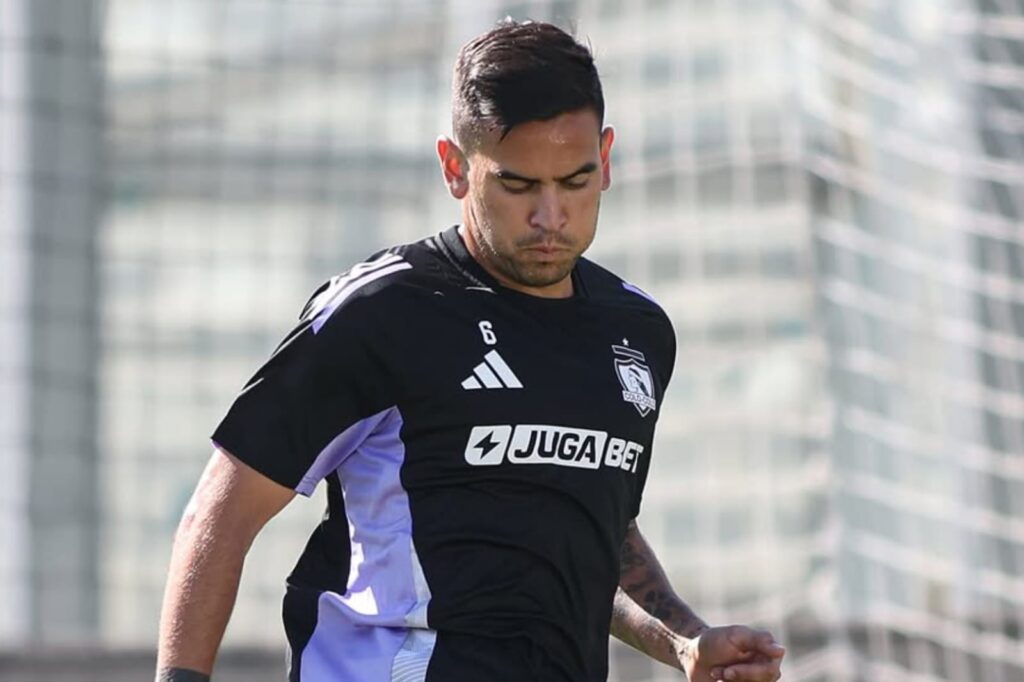 Sebastián Vegas durante su primer entrenamiento con Colo-Colo.