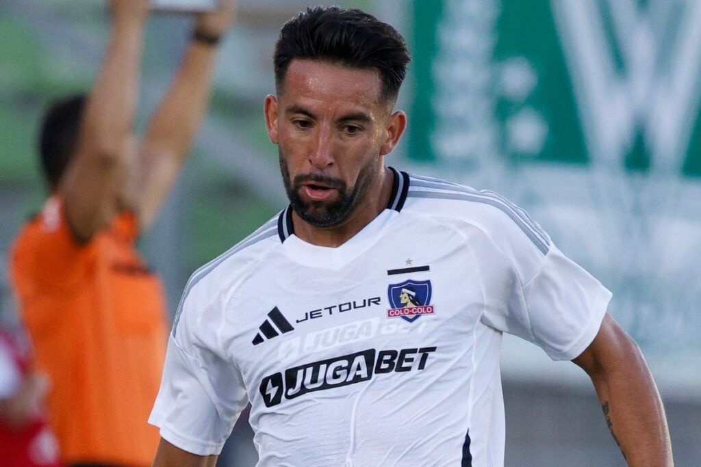 Mauricio Isla con Colo-Colo en Copa Chile.