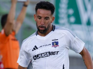 Mauricio Isla con Colo-Colo en Copa Chile.