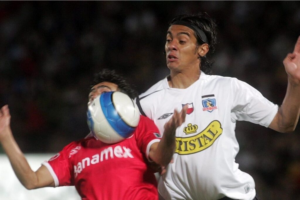 Andrés González en la Copa Sudamerica 2006 con Colo-Colo.