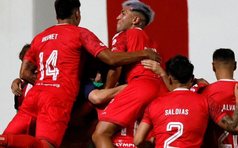 Jugadores de Unión La Calera celebrando el gol de Felipe Yáñez en Copa Chile