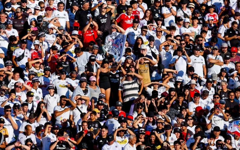 Hinchas de Colo-Colo en el partido frente O'Higgins.