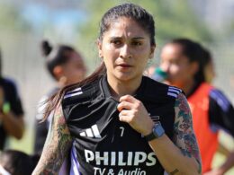 La delantera de Colo-Colo femenino, Yenny Acuña.