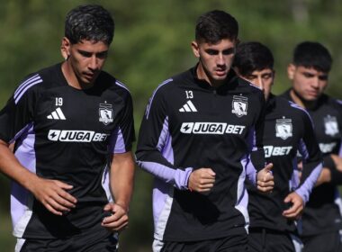 Jugadores de Colo-Colo entrenando.