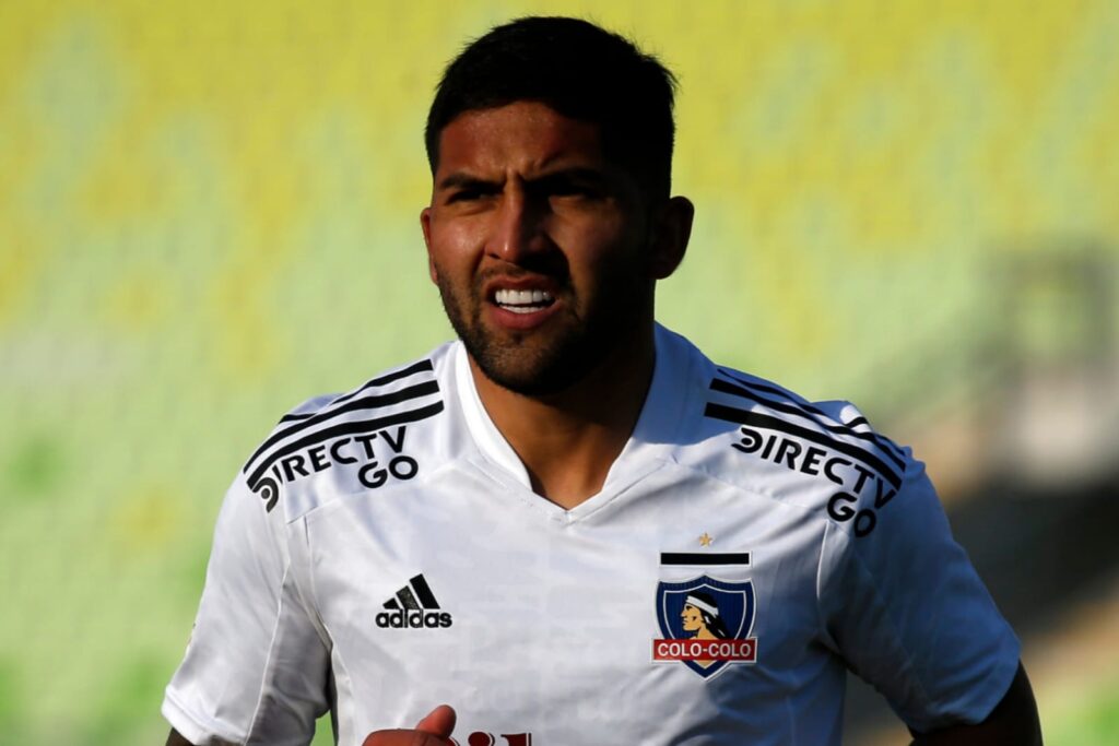 Ignacio Jara con la camiseta de Colo-Colo.