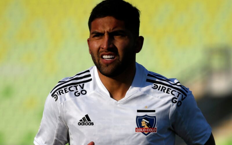 Ignacio Jara con la camiseta de Colo-Colo.