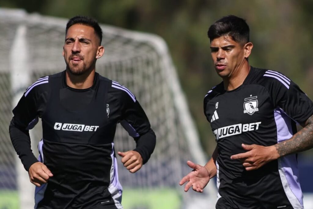 Javier Correa y Esteban Pavez durante un entrenamiento de Colo-Colo.