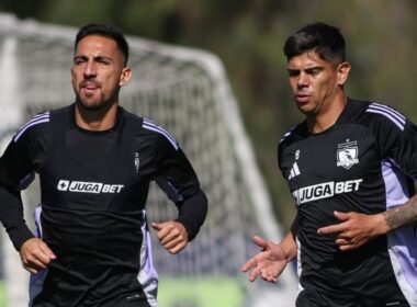 Javier Correa y Esteban Pavez durante un entrenamiento de Colo-Colo.