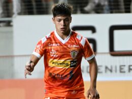 Tomás Roco con la camiseta de Cobreloa.