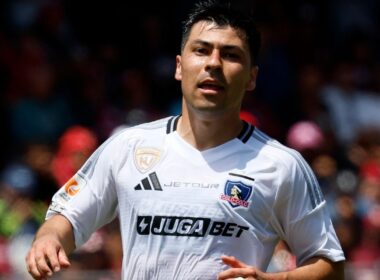 Tomás Alarcón fue parte de la formación titular que ensayó Colo-Colo.