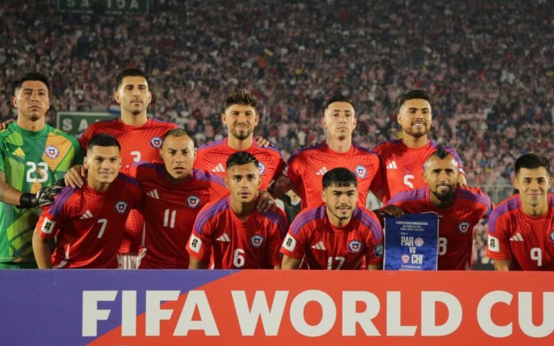 Formación de La Roja para enfrentar a Paraguay.