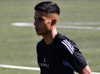 Esteban Barraza entrenando con la camiseta de Colo-Colo.