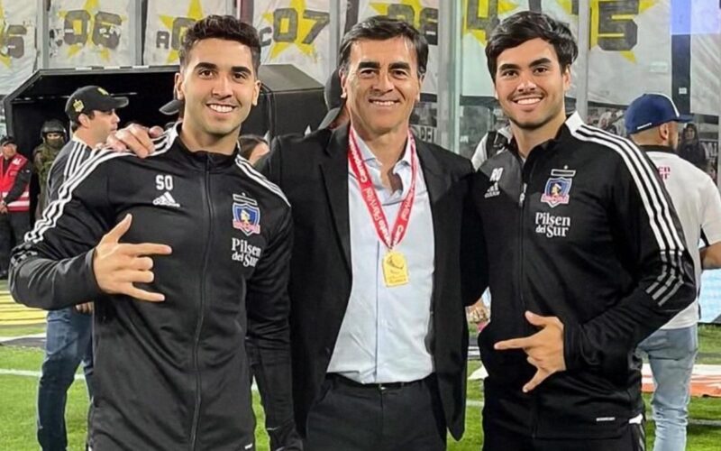 Gustavo Quinteros con sus hijos Rodrigo y Sebastián.