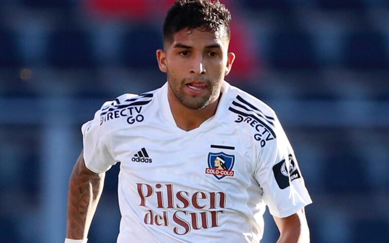 Ignacio Jara con la camiseta de Colo-Colo.