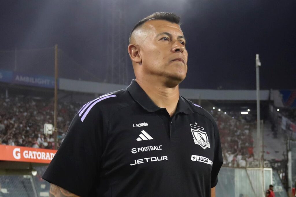 Jorge Almirón en el Estadio Monumental.