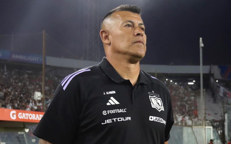 Jorge Almirón en el Estadio Monumental.