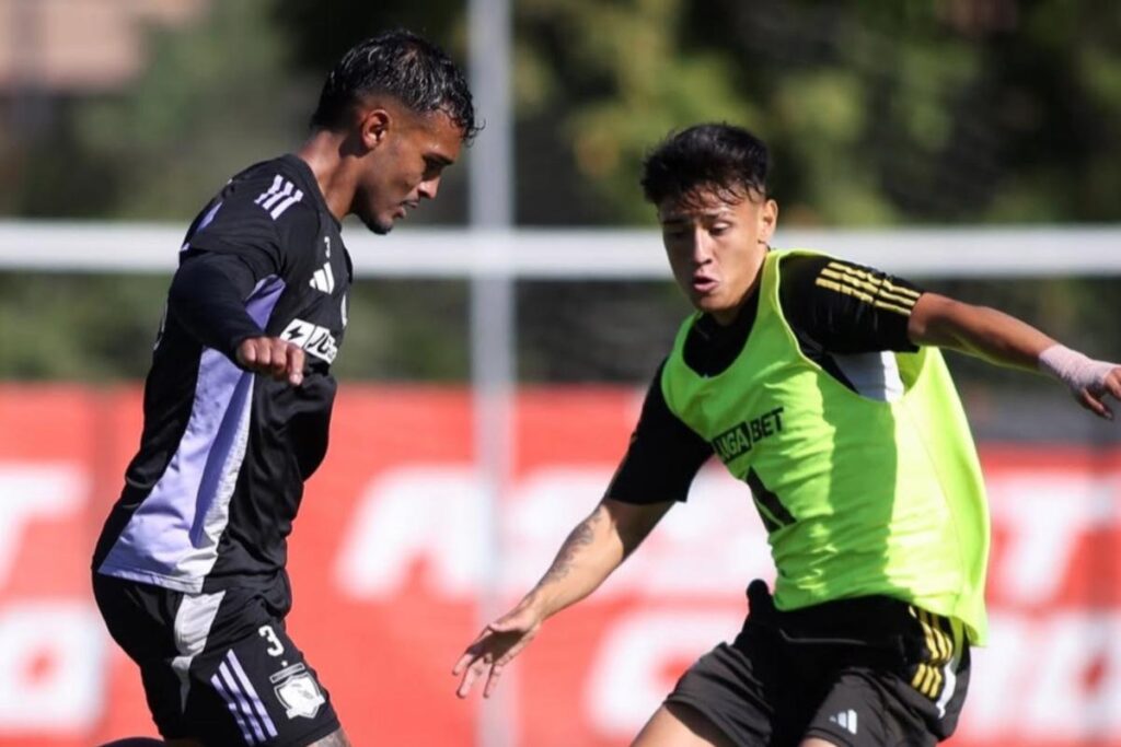 Entrenamiento suplentes vs juveniles de Colo-Colo.