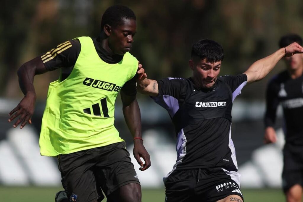 Manley Clerveaux en entrenamiento con el primer equipo.