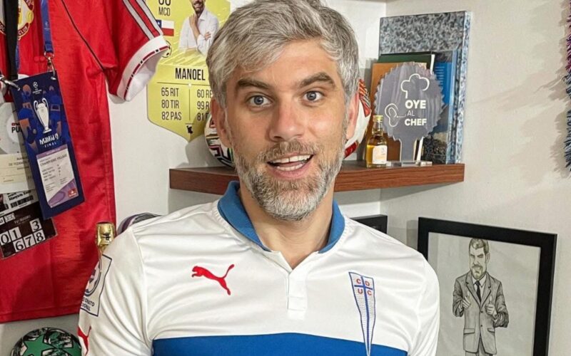 Manuel de Tezanos con camiseta de Universidad Católica.