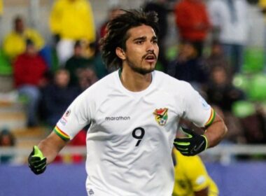 Marcelo Moreno Martins celebrando un gol con Bolivia.