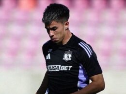 Matías Moya con la camiseta de Colo-Colo en un entrenamiento.