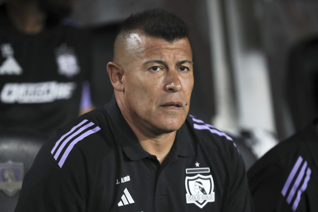 Futbol, Colo Colo vs Everton. Fecha 4, Liga de Primera 2025. El entrenador de Colo Colo Jorge Almiron es fotografiado contra Everton durante el partido de primera division disputado en el estadio Monumental en Santiago, Chile. 09/03/2025 Felipe Zanca/Photosport Football, Colo Colo vs Everton. 4st turn, 2025 First division league. Colo ColoÕs head coach Jorge Almiron is pictured against Everton during the first division match held at the Monumental stadium in Santiago, Chile. 09/03/2025 Felipe Zanca/Photosport