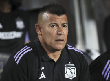 Futbol, Colo Colo vs Everton. Fecha 4, Liga de Primera 2025. El entrenador de Colo Colo Jorge Almiron es fotografiado contra Everton durante el partido de primera division disputado en el estadio Monumental en Santiago, Chile. 09/03/2025 Felipe Zanca/Photosport Football, Colo Colo vs Everton. 4st turn, 2025 First division league. Colo ColoÕs head coach Jorge Almiron is pictured against Everton during the first division match held at the Monumental stadium in Santiago, Chile. 09/03/2025 Felipe Zanca/Photosport